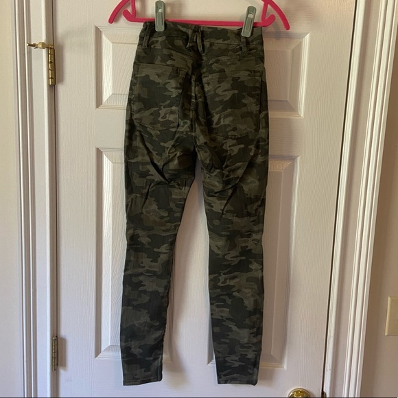 Good American Camo Skinny Jeans High Rise - Picture 3 of 3